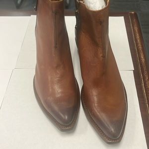 Frye genuine leather boots with zipper on both sides brown 8.5